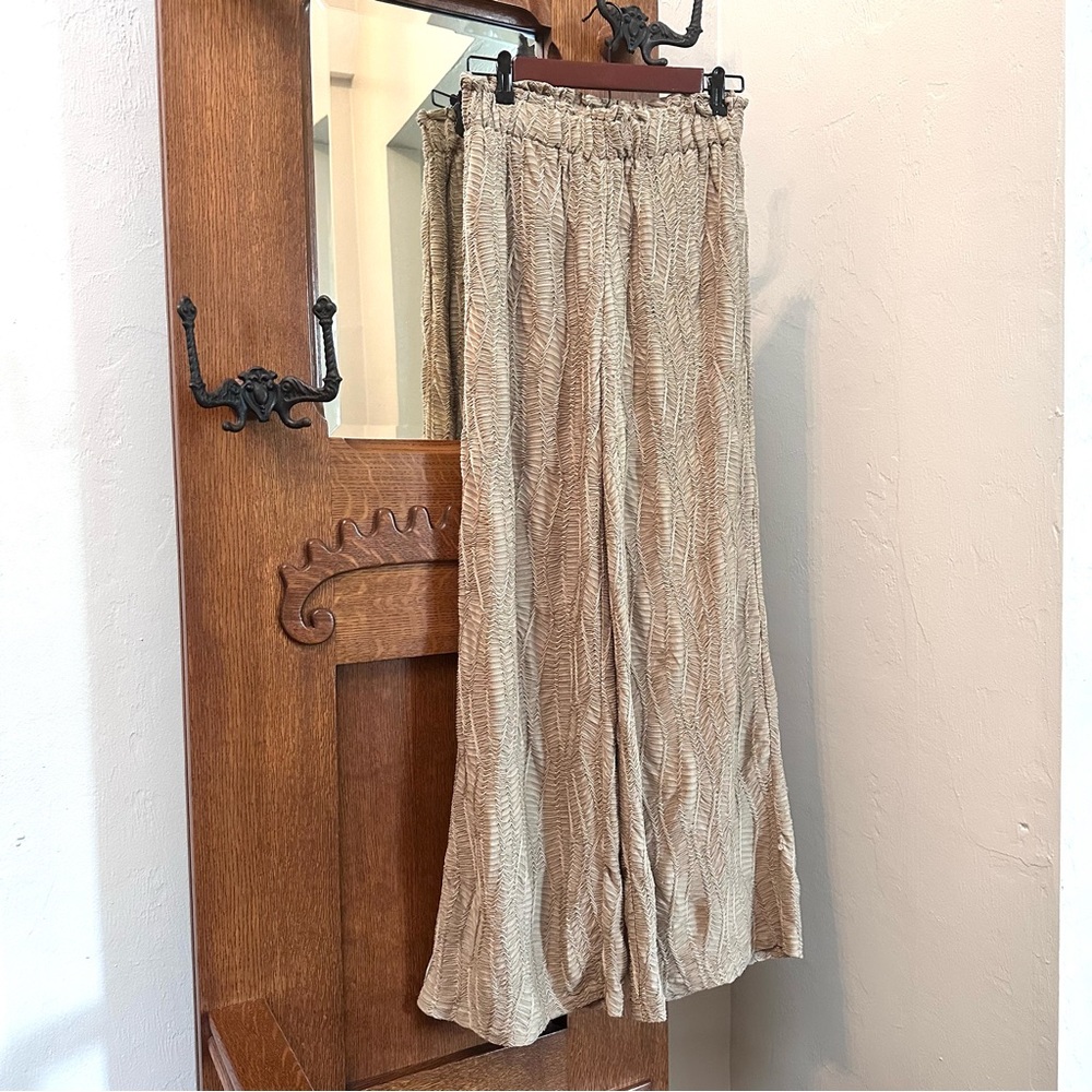 NWOT Easel Brown Textured Fabric Wide Leg Pants - Picture 1 of 8
